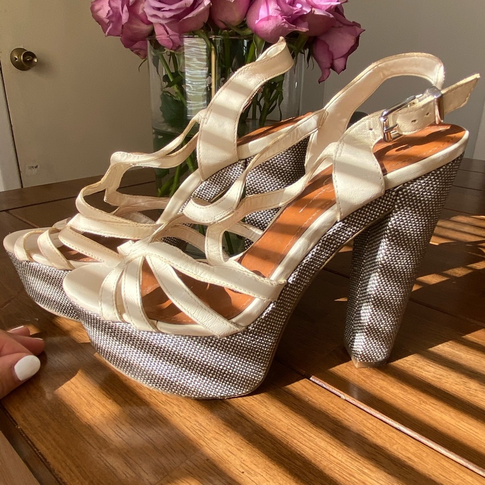 Jessica Simpson heels - Picture 2 of 4
